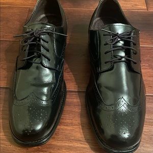 Men’s shoes Johnston & Murphy 8.5 M Atchison Wing Tip Oxford Black Leather.